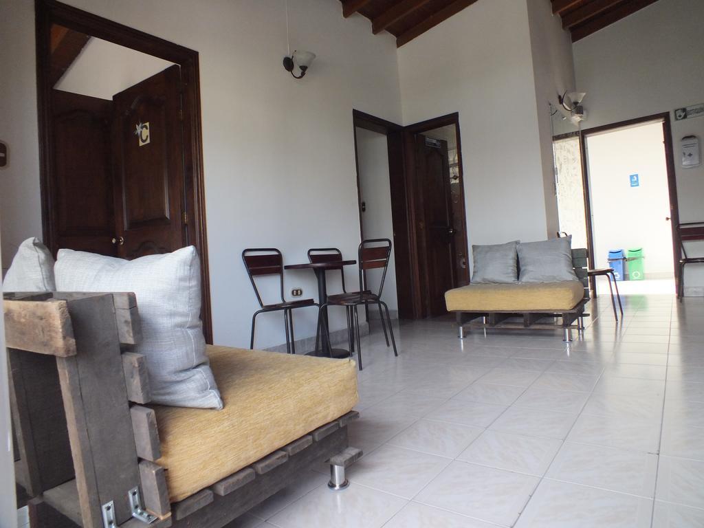 Hostal Casa Paraiso 메딜린 외부 사진
