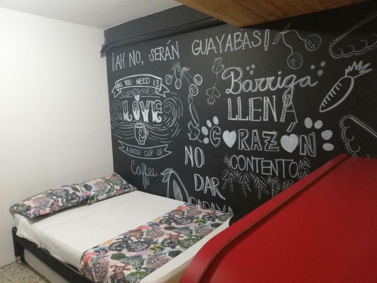 Hostal Casa Paraiso 메딜린 외부 사진
