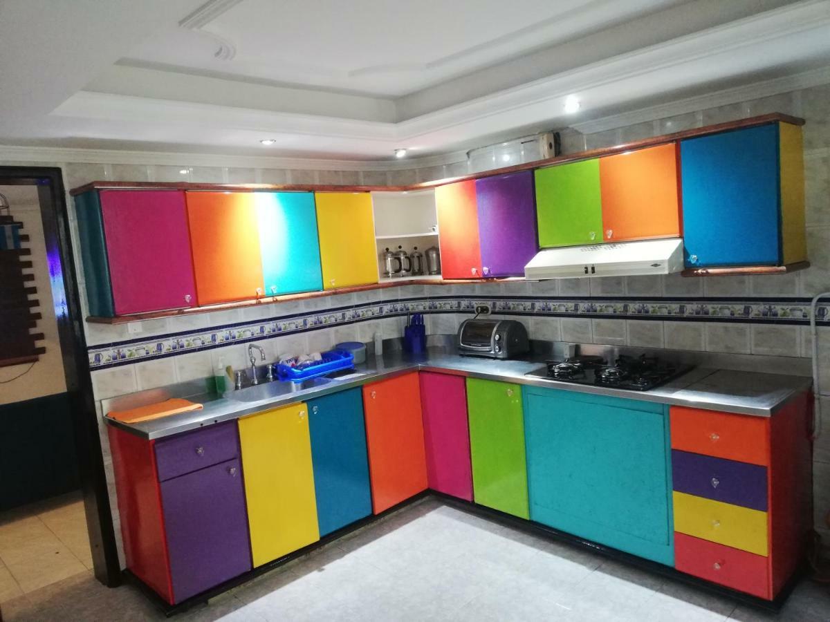 Hostal Casa Paraiso 메딜린 외부 사진